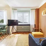 Stylish 1-bedroom Near Center