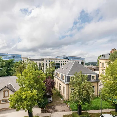 Stylish 1-bedroom Near Center Lejlighed *