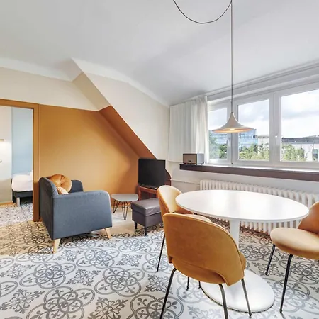 Stylish 1-bedroom Near Center Lejlighed