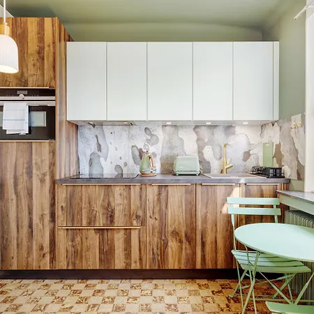 Lejlighed Stylish 1-bedroom Near Center