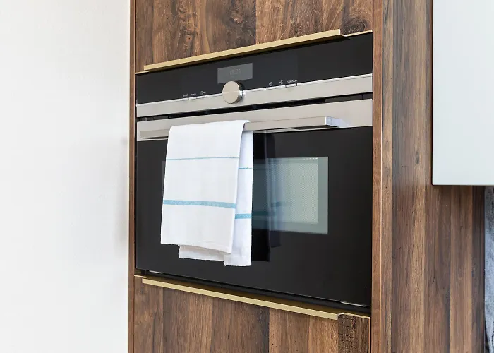 Stylish 1-bedroom Near Center דירה