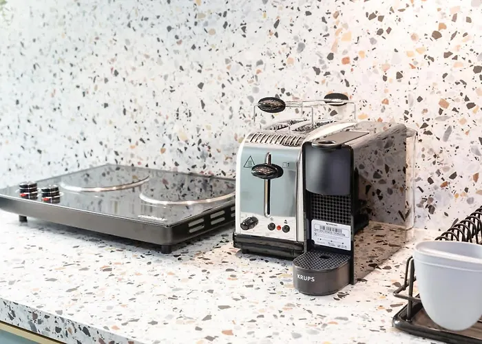 Apartment Stylish 1-bedroom Near Center